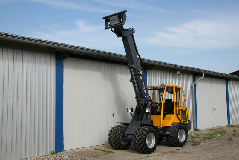 Eurotrac T 13 Teleskop Radlader Hoflader - 伸缩臂轮式装载机:图4 Eurotrac T 13 Teleskop Radlader Hoflader - 伸缩臂轮式装载机:图4