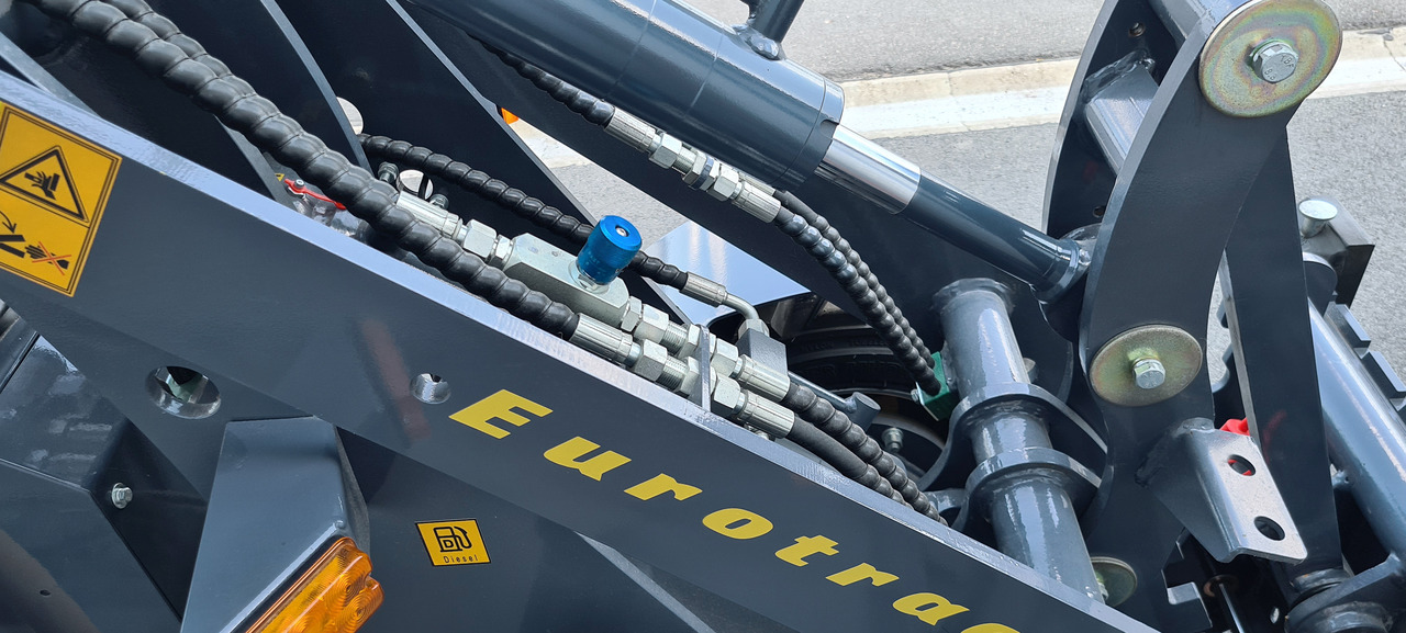 Eurotrac W10 Radlader Hoflader - 紧凑型装载机:图3 Eurotrac W10 Radlader Hoflader - 紧凑型装载机:图3
