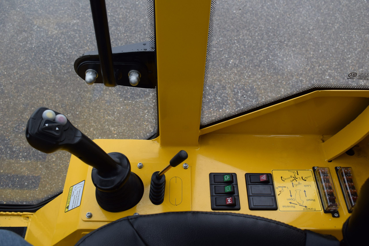 Eurotrac W13 Radlader Hoflader - 紧凑型装载机:图5 Eurotrac W13 Radlader Hoflader - 紧凑型装载机:图5