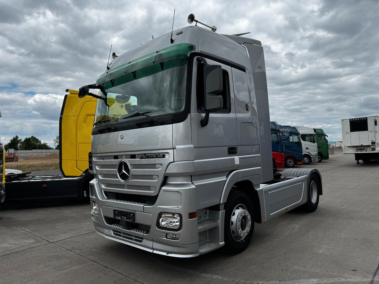 Mercedes-Benz ACTROS 1844 * AUTOMATIK * TOP * NEUE REIFEN - 牵引车:图1 Mercedes-Benz ACTROS 1844 * AUTOMATIK * TOP * NEUE REIFEN - 牵引车:图1
