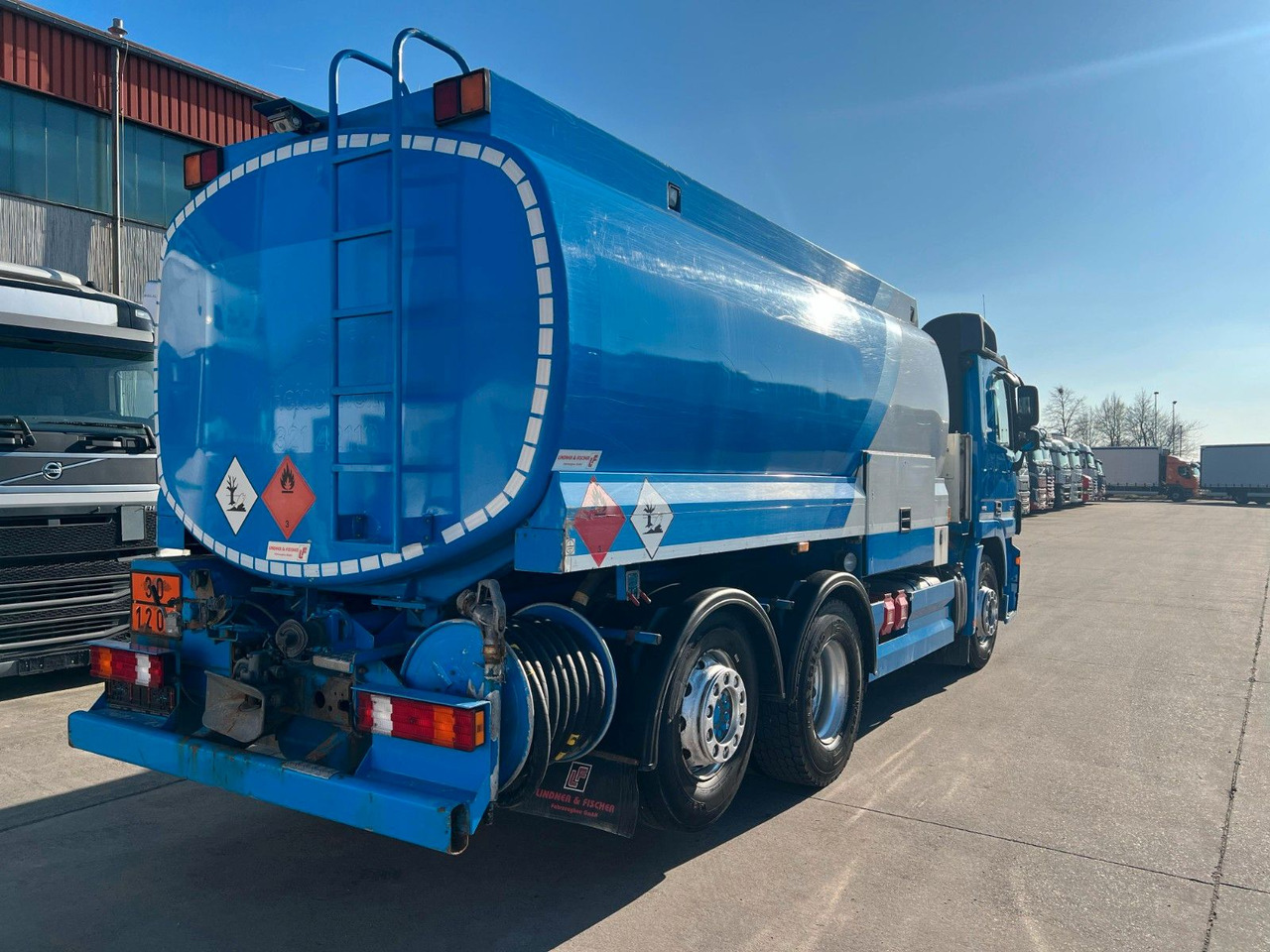 Mercedes-Benz ACTROS 2544 * 3 KAMMER * OBEN/UNTEN * LIFT * - 罐车:图4 Mercedes-Benz ACTROS 2544 * 3 KAMMER * OBEN/UNTEN * LIFT * - 罐车:图4
