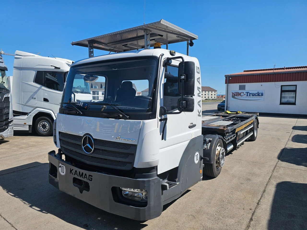 Mercedes-Benz KAMAG * WBH25 * UMSETZER * KLIMA * STANDHEIZ. * - 集装箱运输车/ 可拆卸车身的卡车:图1 Mercedes-Benz KAMAG * WBH25 * UMSETZER * KLIMA * STANDHEIZ. * - 集装箱运输车/ 可拆卸车身的卡车:图1