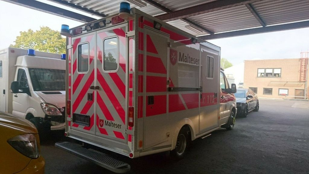 Mercedes-Benz Sprinter 519 ATM 0km / 107 - 救护车:图2 Mercedes-Benz Sprinter 519 ATM 0km / 107 - 救护车:图2