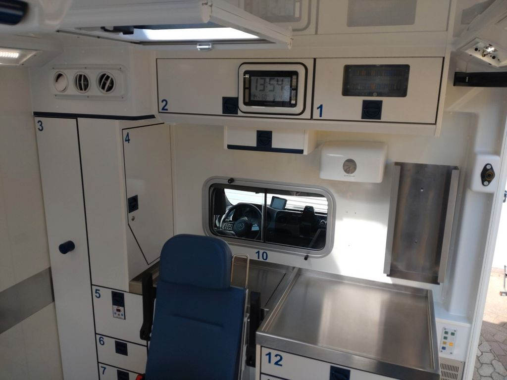 Mercedes-Benz Sprinter 519 / ATM 0km 4x on Stock Mercedes-Benz Sprinter 519 / ATM 0km 4x on Stock - 救护车:图5 Mercedes-Benz Sprinter 519 / ATM 0km 4x on Stock Mercedes-Benz Sprinter 519 / ATM 0km 4x on Stock - 救护车:图5