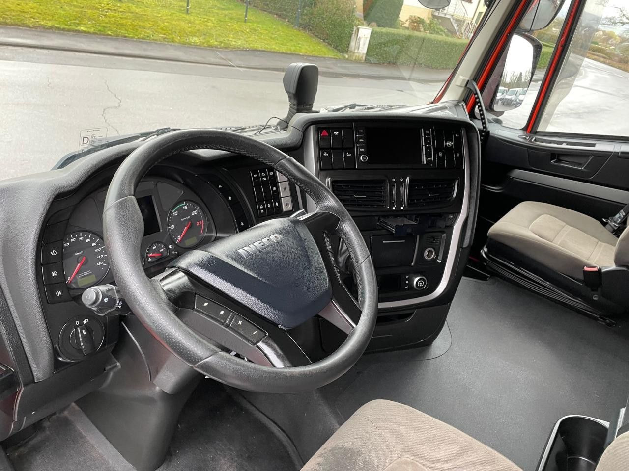 侧帘卡车 Iveco Stralis AS260S42Y/FP GV Euro6 Intarder Klima AHK Iveco Stralis AS260S42Y/FP GV Euro6 Intarder Klima AHK:图11 侧帘卡车 Iveco Stralis AS260S42Y/FP GV Euro6 Intarder Klima AHK Iveco Stralis AS260S42Y/FP GV Euro6 Intarder Klima AHK:图11