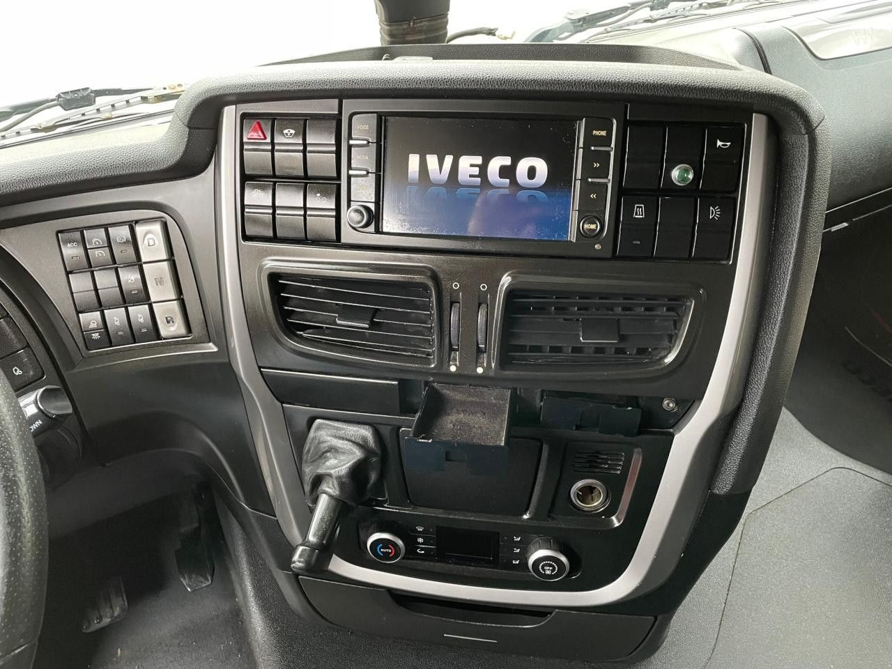 侧帘卡车 Iveco Stralis AS260S42Y/FP GV Euro6 Intarder Klima AHK Iveco Stralis AS260S42Y/FP GV Euro6 Intarder Klima AHK:图12 侧帘卡车 Iveco Stralis AS260S42Y/FP GV Euro6 Intarder Klima AHK Iveco Stralis AS260S42Y/FP GV Euro6 Intarder Klima AHK:图12