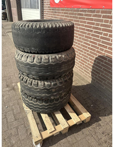 4 Banden 11.5/80.15.3 - Gebruikt - 轮胎 适用于 卡车:图2 4 Banden 11.5/80.15.3 - Gebruikt - 轮胎 适用于 卡车:图2