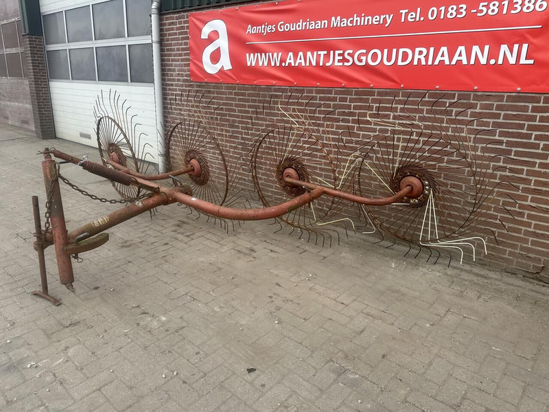 4 bords gedragen acrobaat - Gebruikt - 翻草机/ 搂草机:图2 4 bords gedragen acrobaat - Gebruikt - 翻草机/ 搂草机:图2