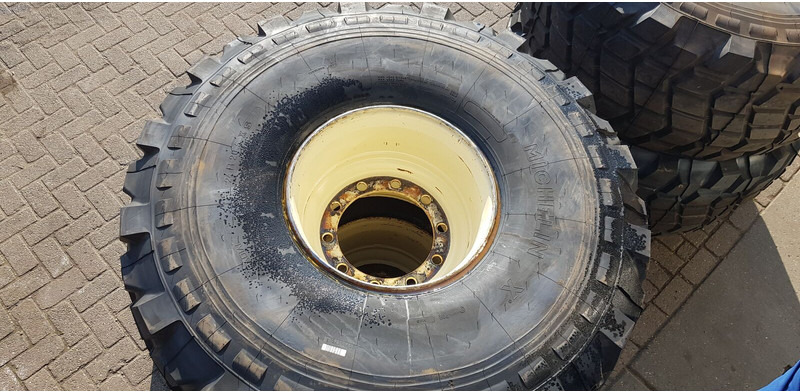 Michelin 24 20.5 xs - 车轮/ 轮胎:图2 Michelin 24 20.5 xs - 车轮/ 轮胎:图2