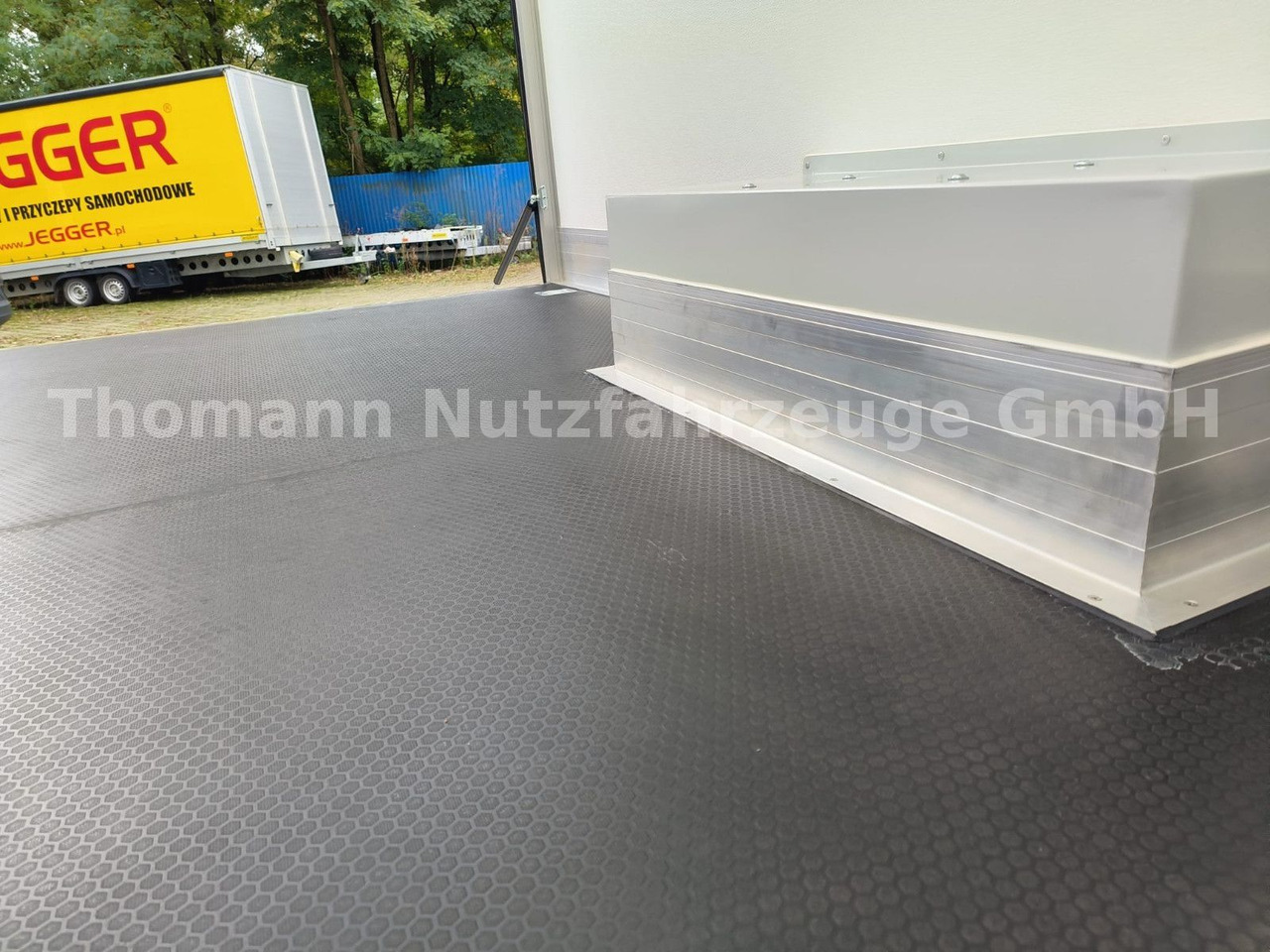 Peugeot Boxer Premium Koffer Extra Tief mit Klappe ! - 厢式货车:图3 Peugeot Boxer Premium Koffer Extra Tief mit Klappe ! - 厢式货车:图3