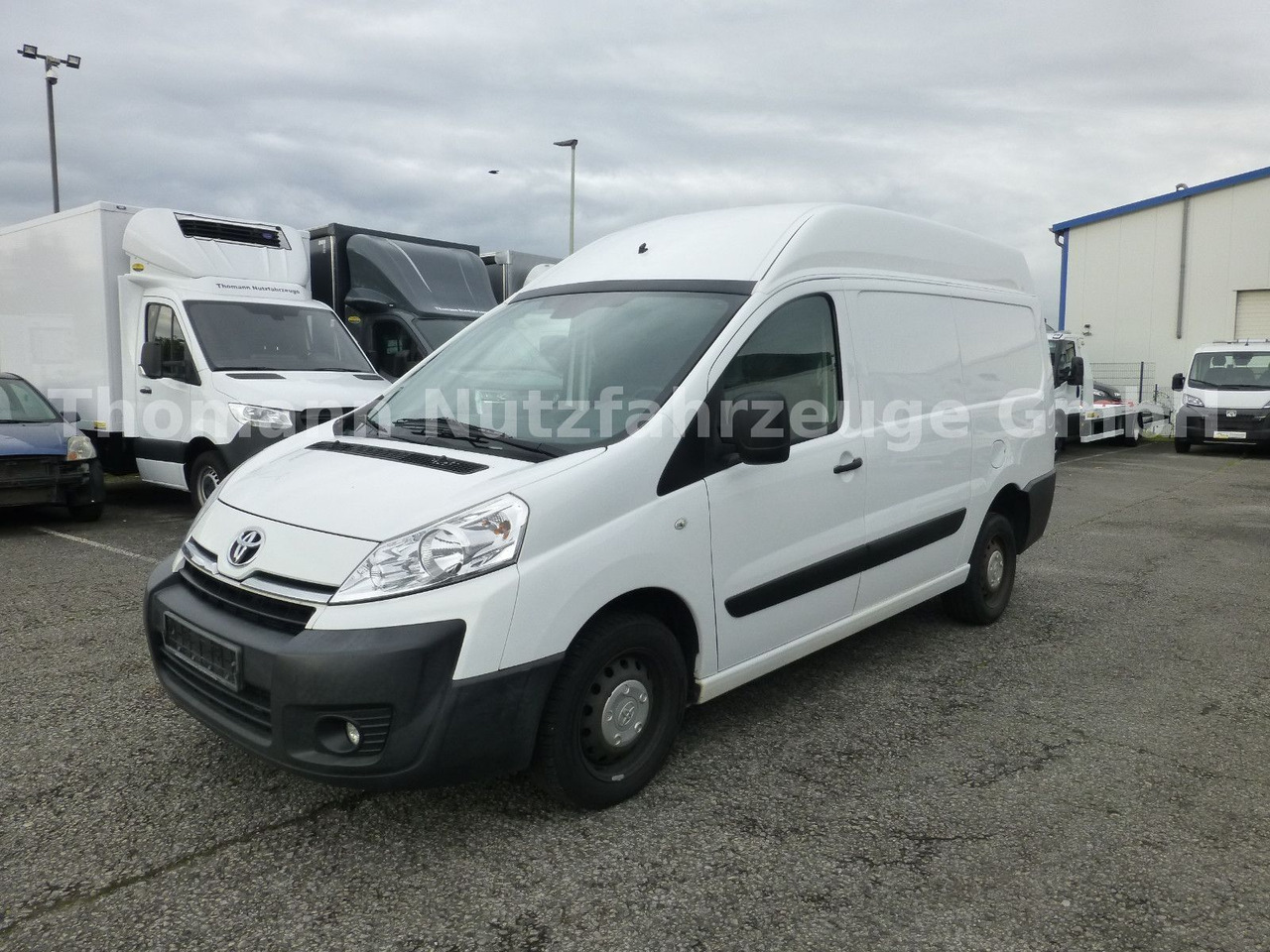 Toyota PROACE 2.0d L2H2 Klima Standheizung - 紧凑型面包车:图2 Toyota PROACE 2.0d L2H2 Klima Standheizung - 紧凑型面包车:图2