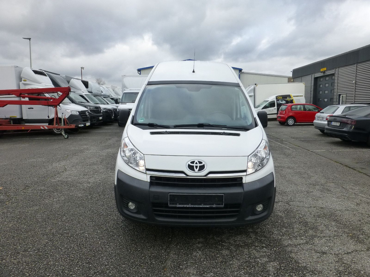 Toyota PROACE 2.0d L2H2 Klima Standheizung - 紧凑型面包车:图3 Toyota PROACE 2.0d L2H2 Klima Standheizung - 紧凑型面包车:图3
