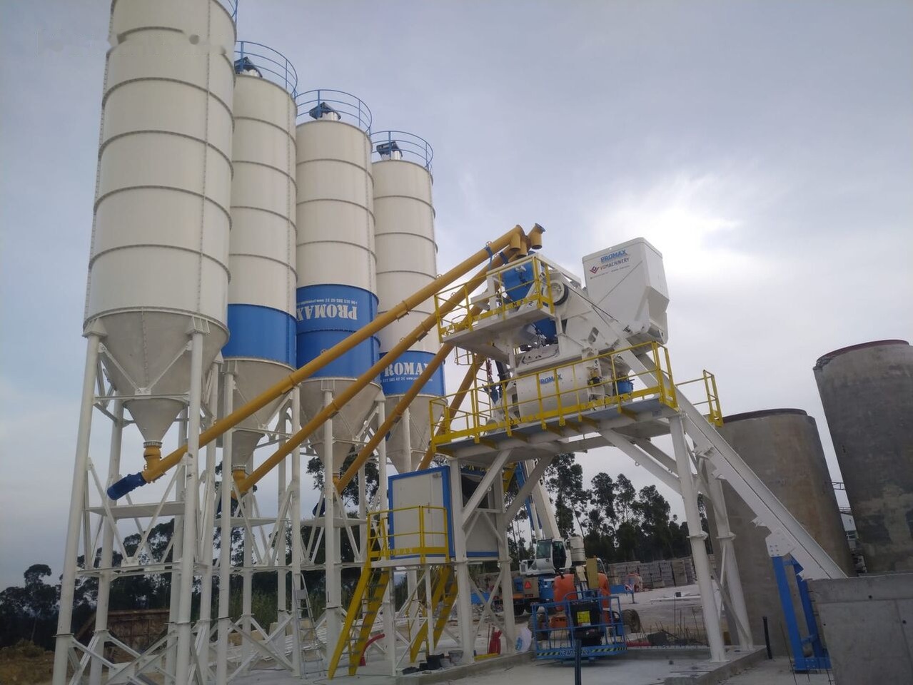 Promax Compact Skip Concrete Batching Plant CS100-TWN-LINE (100m3/h) - 水泥筒仓:图1 Promax Compact Skip Concrete Batching Plant CS100-TWN-LINE (100m3/h) - 水泥筒仓:图1