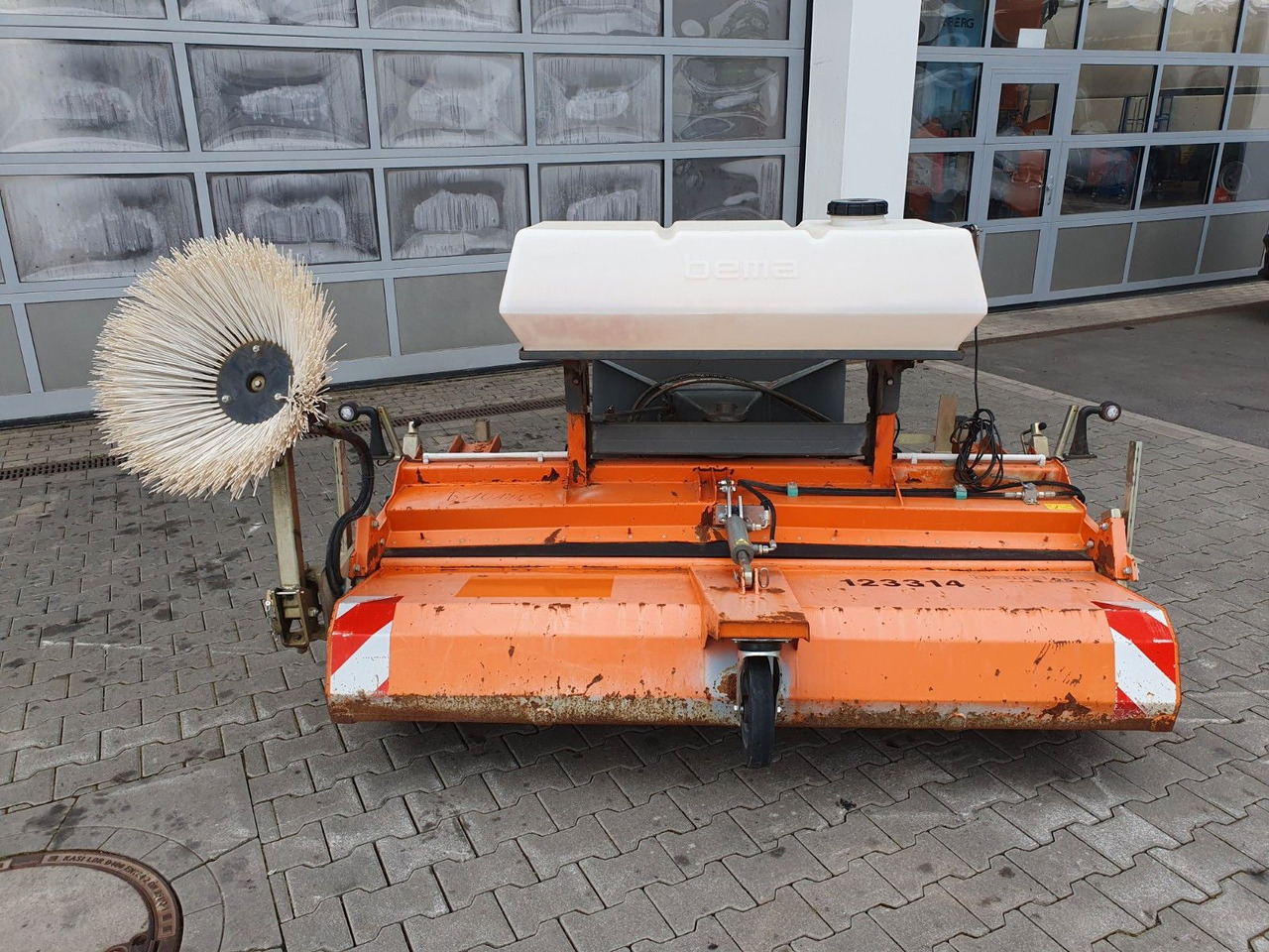 Bema 25 Dual Kehrmaschine / 2.050 mm / 2020 - 扫地机:图3 Bema 25 Dual Kehrmaschine / 2.050 mm / 2020 - 扫地机:图3