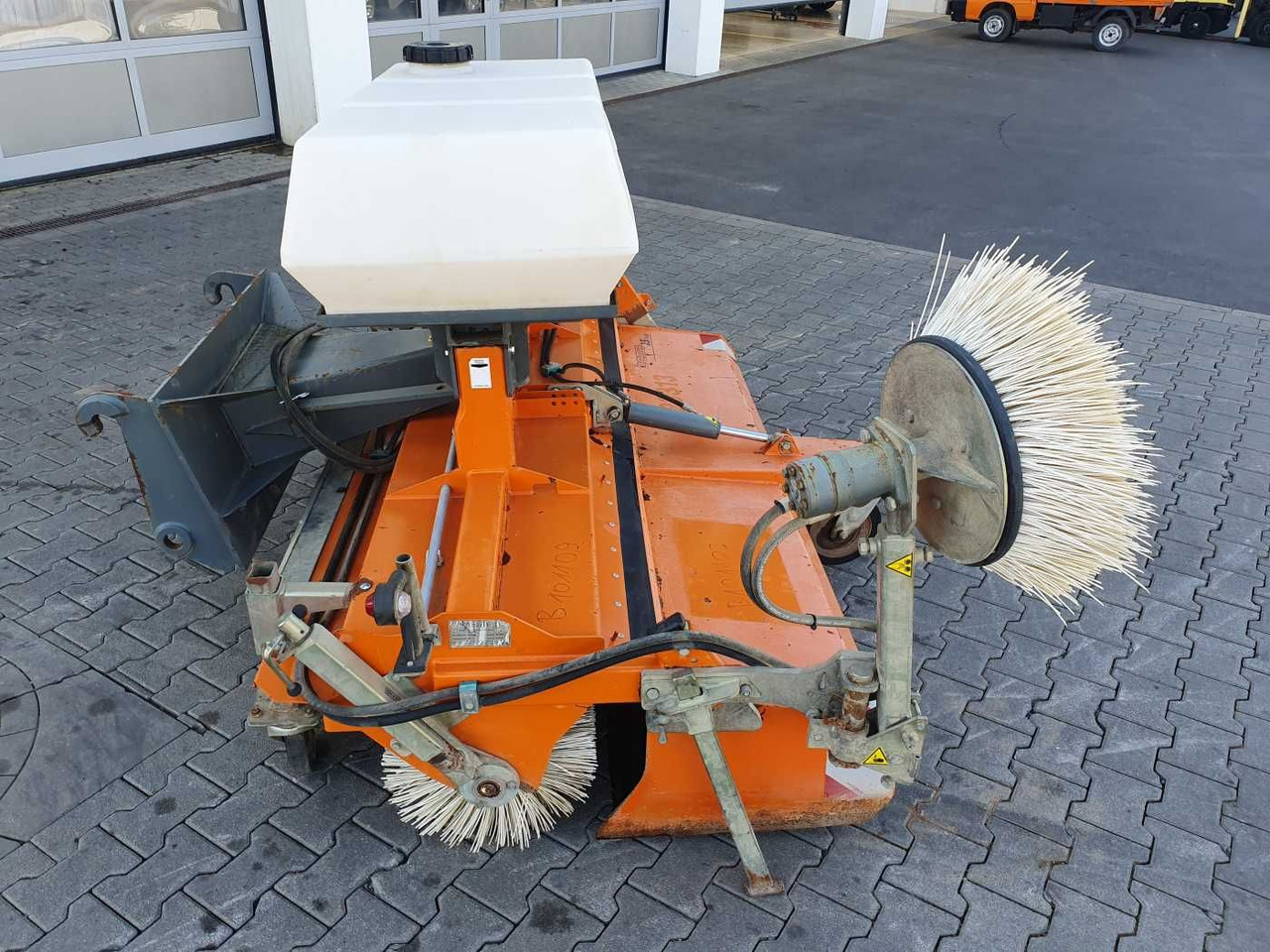 Bema 25 Dual Kehrmaschine / 2.050 mm / 2020 - 扫地机:图3 Bema 25 Dual Kehrmaschine / 2.050 mm / 2020 - 扫地机:图3