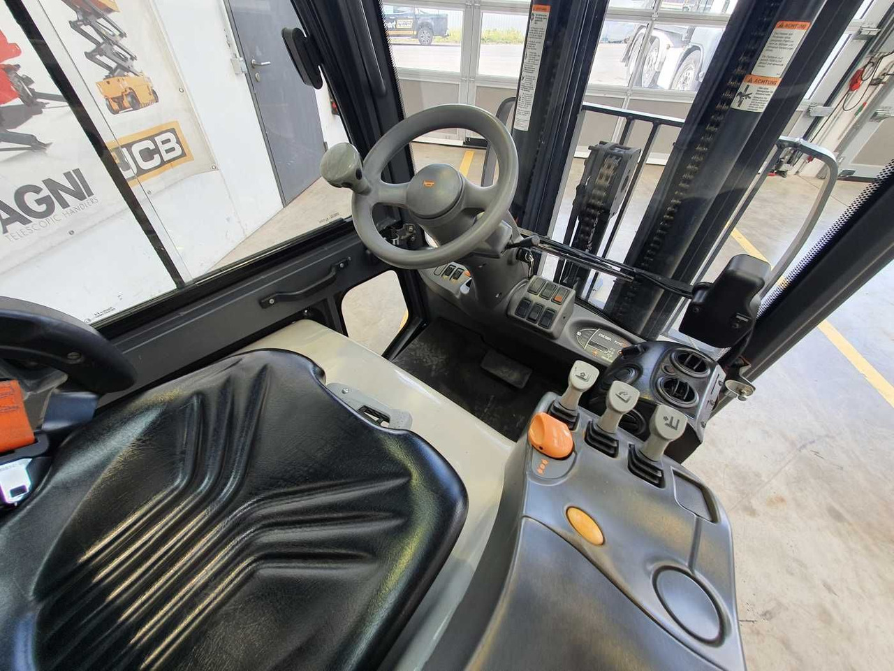 电动叉车 Crown SCT6020-1.3 /Triplex: 4.30m /Batterie 2020:图11 电动叉车 Crown SCT6020-1.3 /Triplex: 4.30m /Batterie 2020:图11