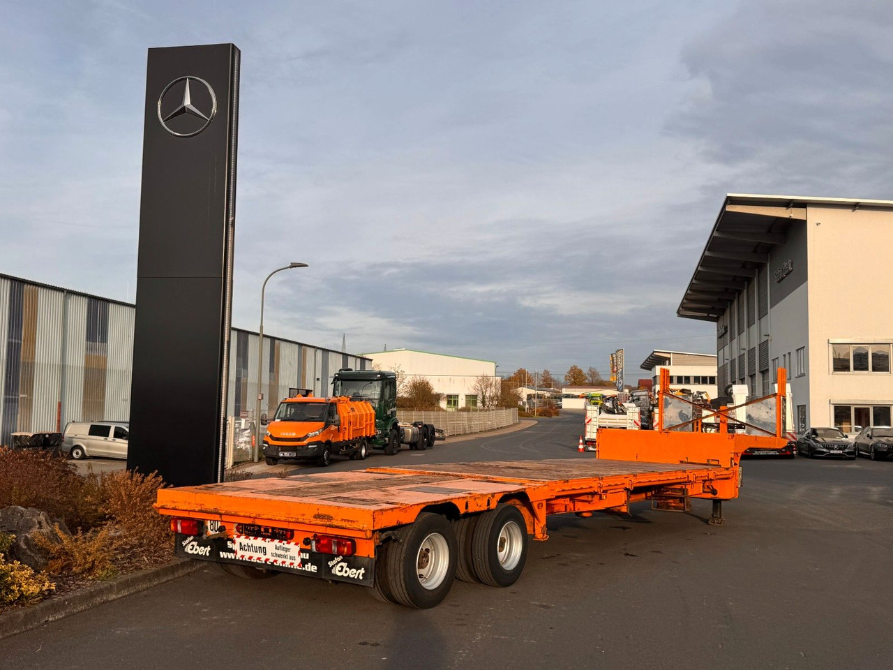 Dinkel DSAFA 36000 Schräglader/Tieflader 2x Lenkachse - 低装载半拖车:图2 Dinkel DSAFA 36000 Schräglader/Tieflader 2x Lenkachse - 低装载半拖车:图2