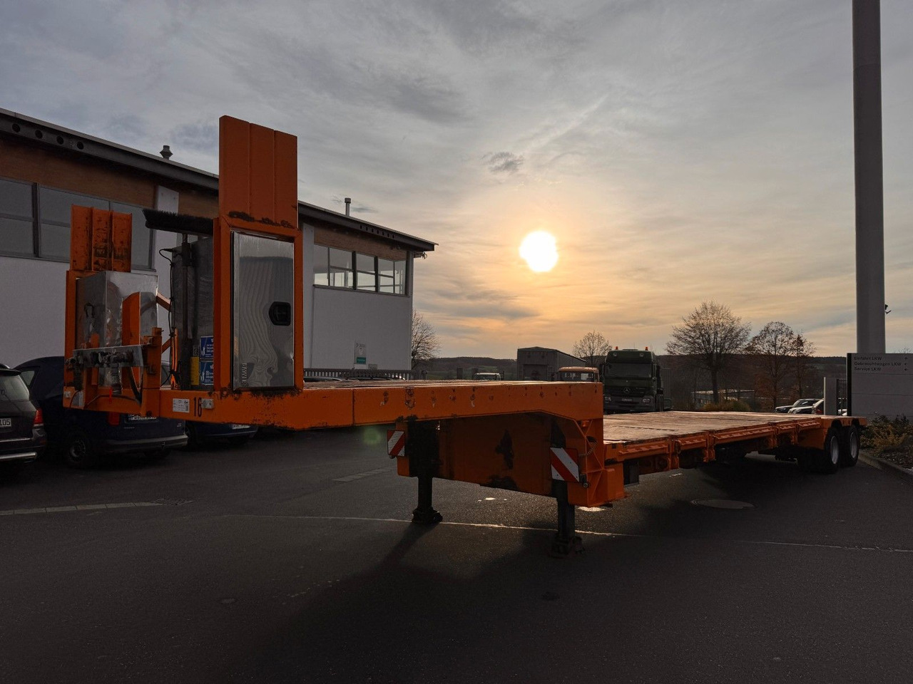 Dinkel DSAFA 36000 Schräglader/Tieflader 2x Lenkachse - 低装载半拖车:图4 Dinkel DSAFA 36000 Schräglader/Tieflader 2x Lenkachse - 低装载半拖车:图4