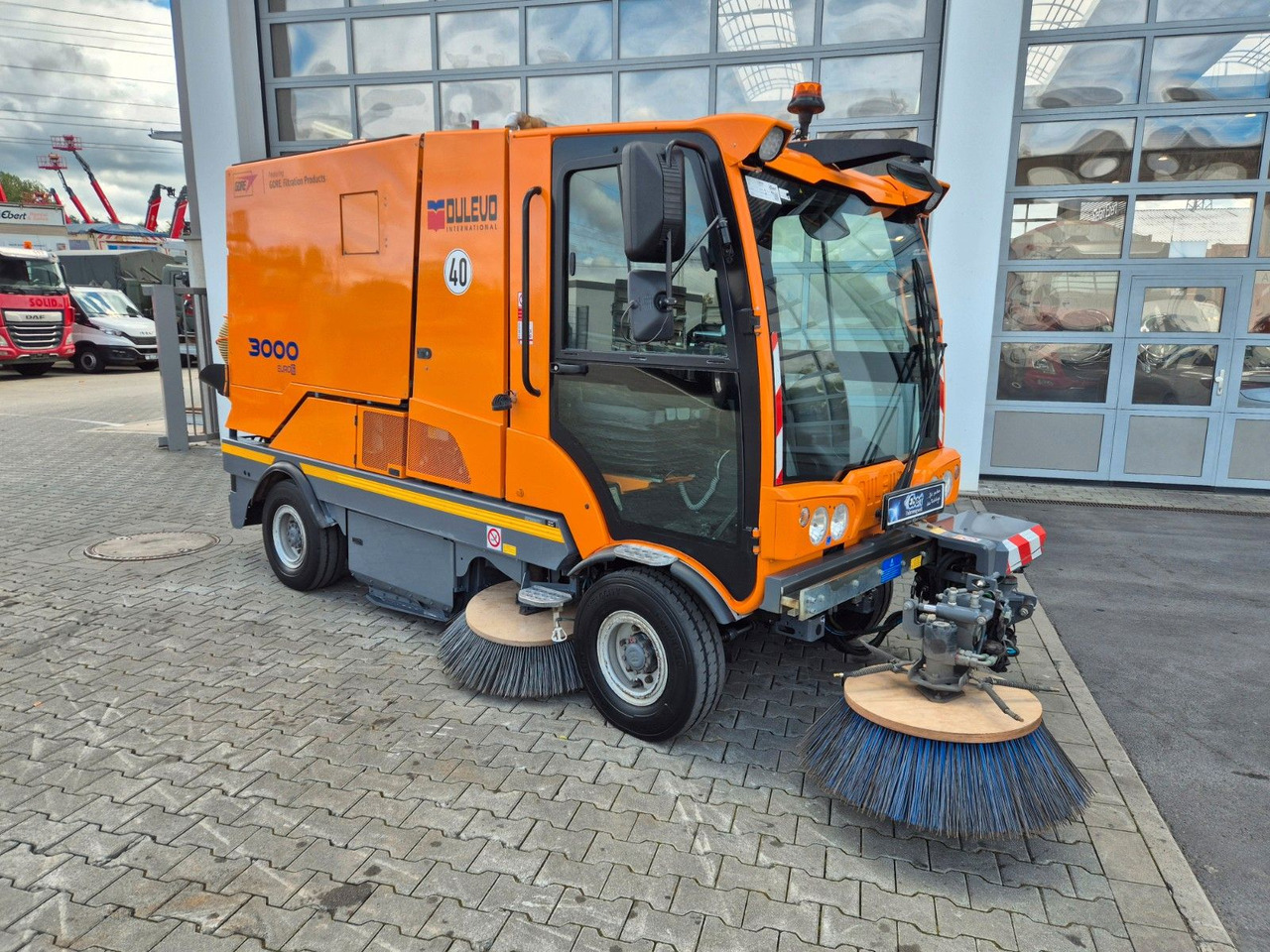 Dulevo 3000 T Revolution 5.134h - 道路清扫机:图4 Dulevo 3000 T Revolution 5.134h - 道路清扫机:图4