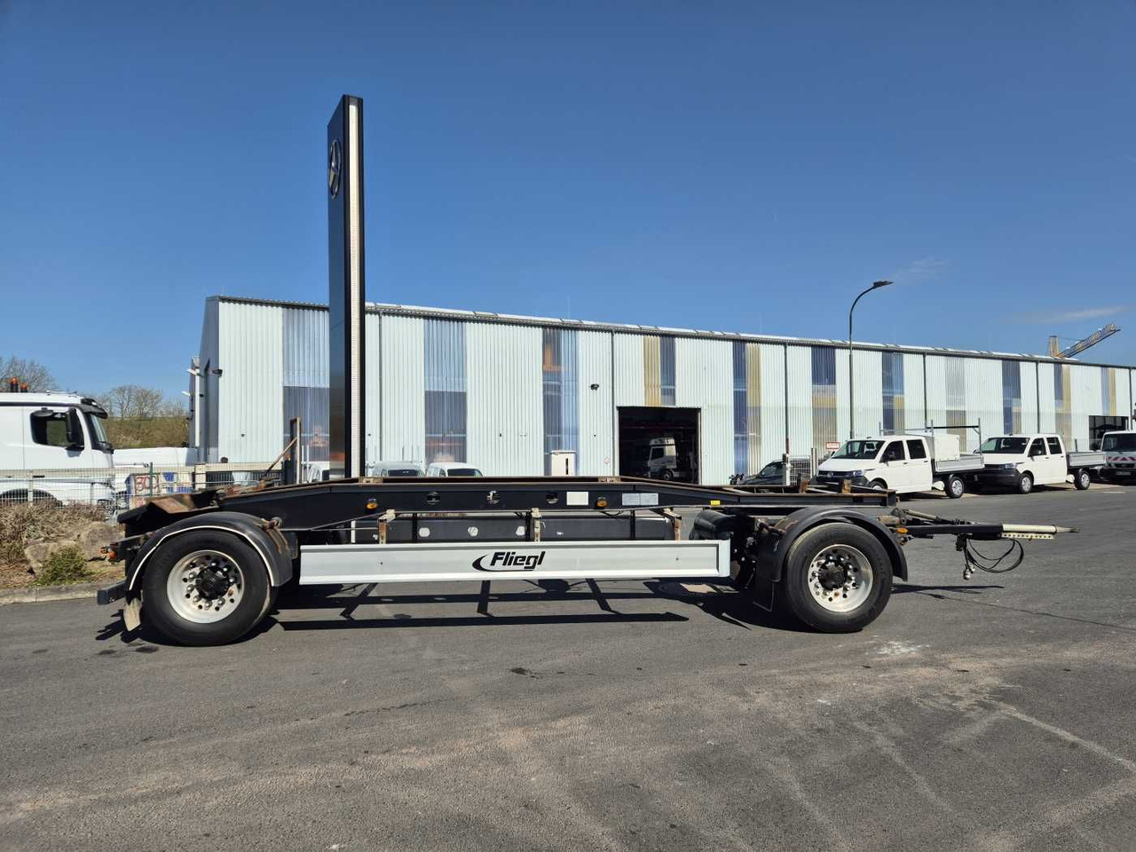 Fliegl ZPS180 Abroll-Container Tropper Pellet-Silo 22m³ Fliegl ZPS180 Abroll-Container Tropper Pellet-Silo 22m³ - 滚出式/ 箕斗拖车:图5 Fliegl ZPS180 Abroll-Container Tropper Pellet-Silo 22m³ Fliegl ZPS180 Abroll-Container Tropper Pellet-Silo 22m³ - 滚出式/ 箕斗拖车:图5