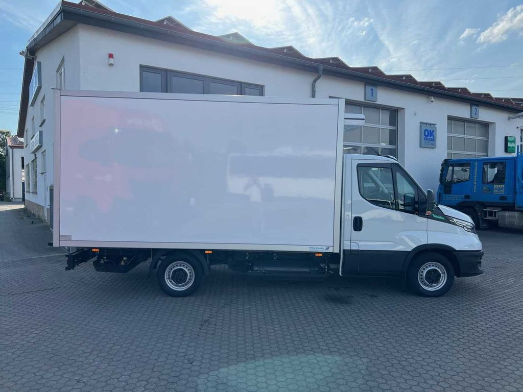 Iveco 35S14 A8 CNG Koffer *3-Sitze*Klima*Automatik* Iveco 35S14 A8 CNG Koffer *3-Sitze*Klima*Automatik* - 冷藏货车:图3 Iveco 35S14 A8 CNG Koffer *3-Sitze*Klima*Automatik* Iveco 35S14 A8 CNG Koffer *3-Sitze*Klima*Automatik* - 冷藏货车:图3