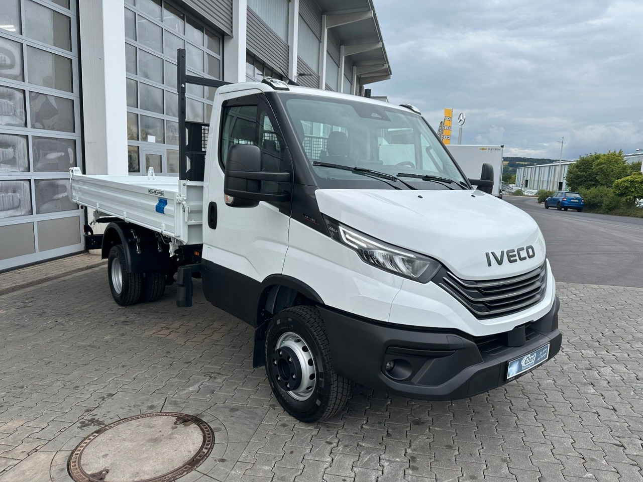 Iveco 70C18H 3-S.-Kipper Meiller *R3.450mm*2xAHK* - 翻斗货车:图3 Iveco 70C18H 3-S.-Kipper Meiller *R3.450mm*2xAHK* - 翻斗货车:图3