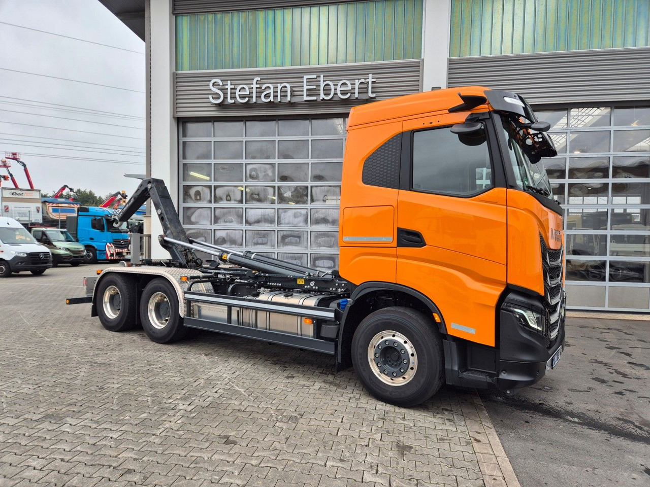Iveco AS300X58Z/P HR ON+ 6x4 Meiller RS21.60 Funk AHK - 吊钩升降车:图2 Iveco AS300X58Z/P HR ON+ 6x4 Meiller RS21.60 Funk AHK - 吊钩升降车:图2