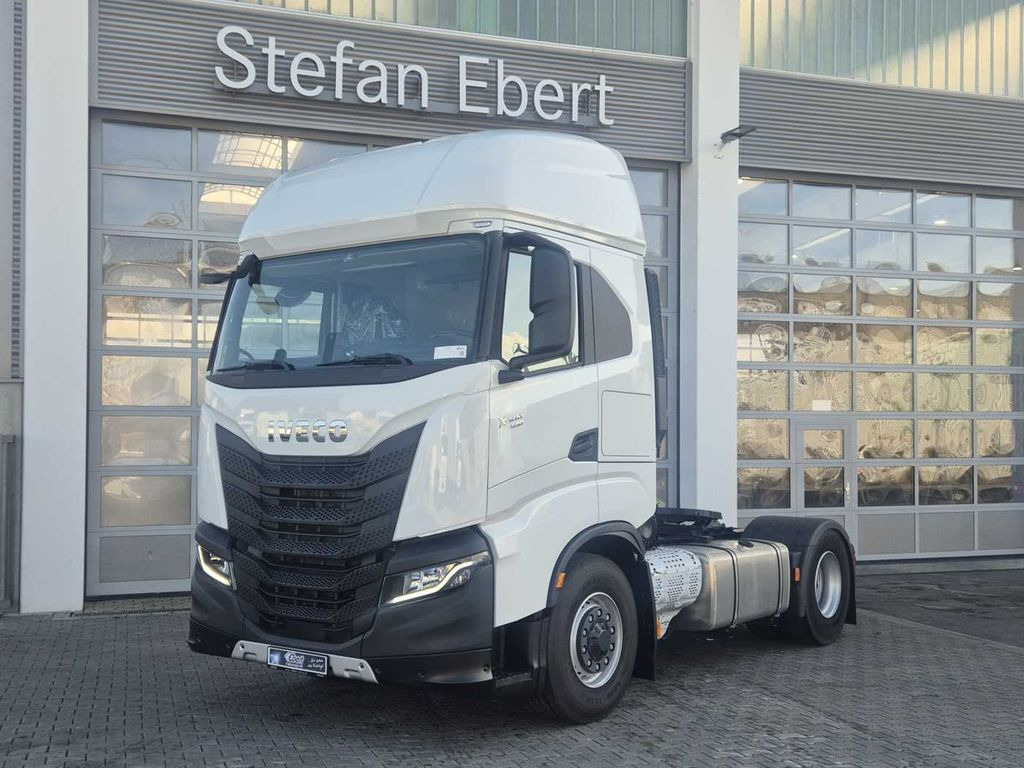 Iveco AS440X49T/P ON 4x4 HI-TRACTION Intarder 2x Bett - 牵引车:图2 Iveco AS440X49T/P ON 4x4 HI-TRACTION Intarder 2x Bett - 牵引车:图2