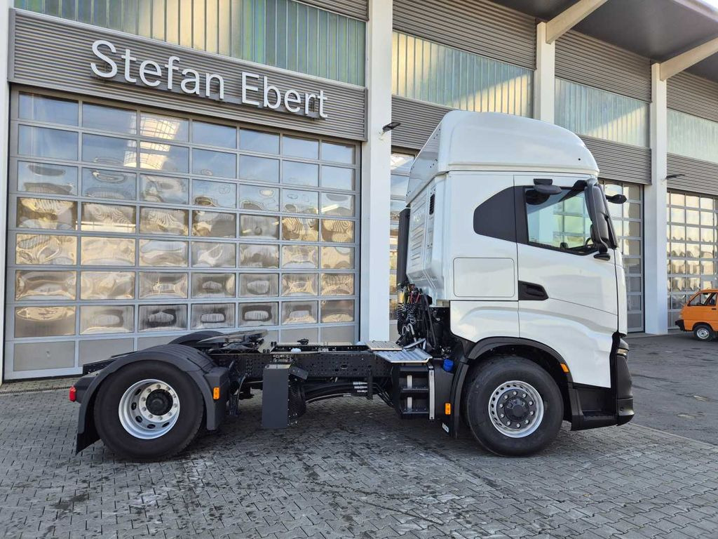 Iveco AS440X49T/P ON 4x4 HI-TRACTION Intarder 2x Bett - 牵引车:图5 Iveco AS440X49T/P ON 4x4 HI-TRACTION Intarder 2x Bett - 牵引车:图5