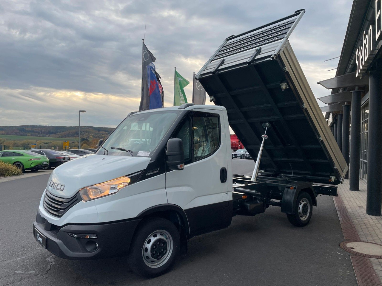 Iveco Daily 35S14 A8*R3.450mm*Automatik*Kamera*2Sitze* - 翻斗货车:图3 Iveco Daily 35S14 A8*R3.450mm*Automatik*Kamera*2Sitze* - 翻斗货车:图3