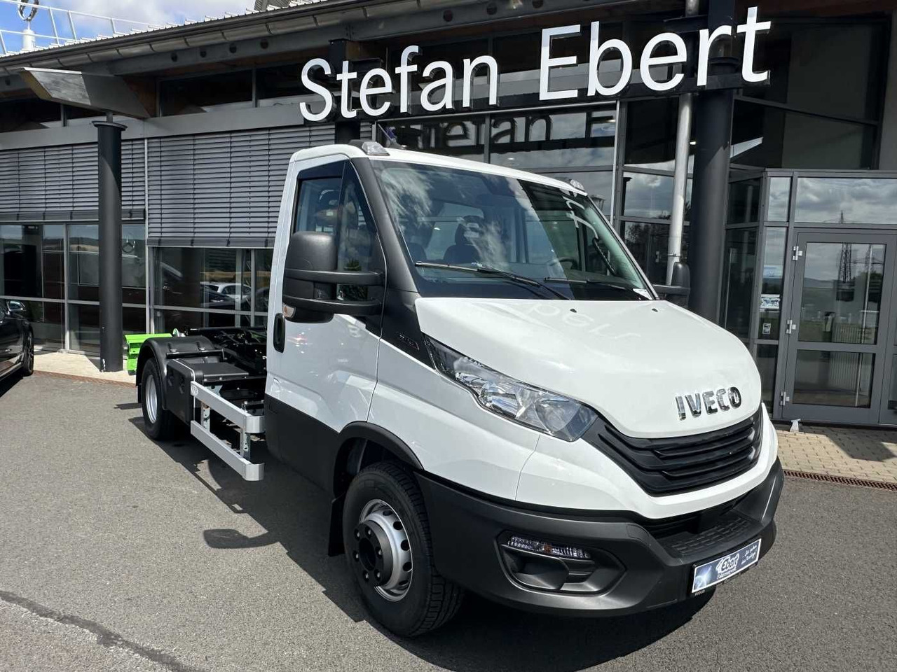 Iveco Daily 70C18 H 3.0L *R3.750mm*AHK*Luft*Sperre* - 吊钩升降车:图1 Iveco Daily 70C18 H 3.0L *R3.750mm*AHK*Luft*Sperre* - 吊钩升降车:图1