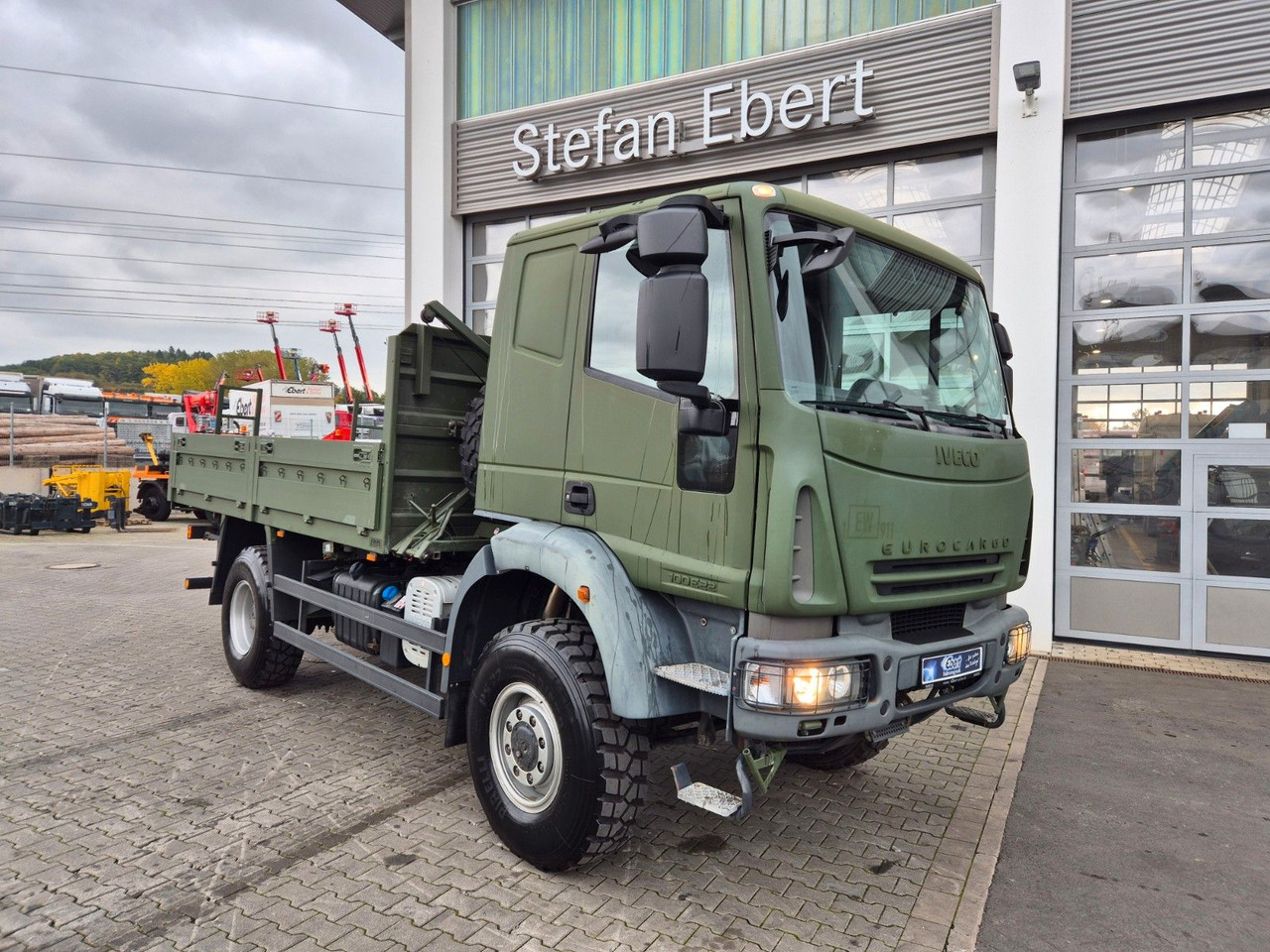 Iveco Eurocargo ML100E22WM-BW 4x4 Pritsche L-Haus Bett - 栏板式/ 平板卡车:图2 Iveco Eurocargo ML100E22WM-BW 4x4 Pritsche L-Haus Bett - 栏板式/ 平板卡车:图2