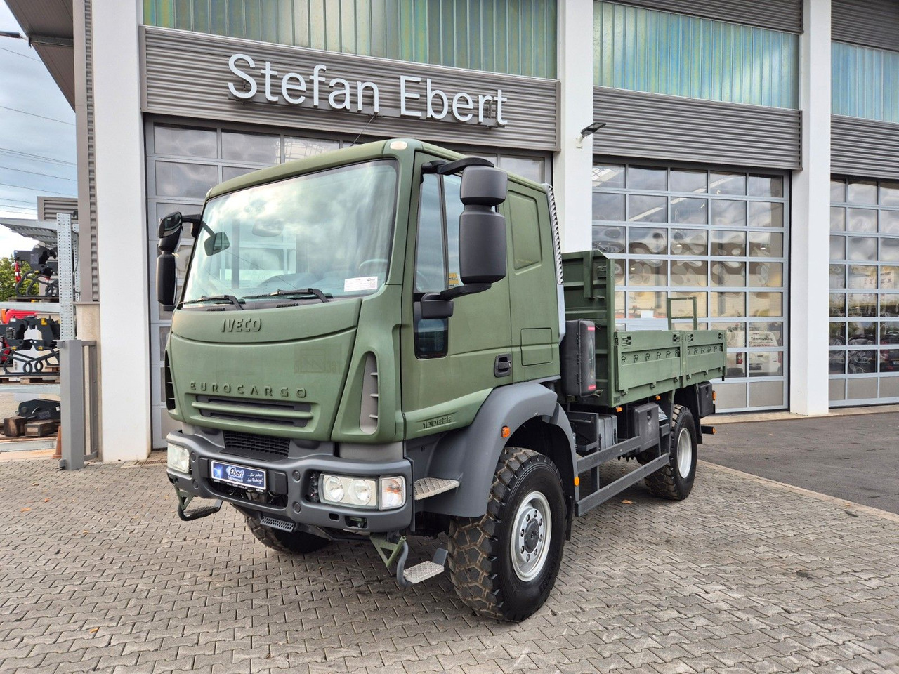 Iveco Eurocargo ML100E22WM-BW 4x4 Pritsche L-Haus Bett - 栏板式/ 平板卡车:图1 Iveco Eurocargo ML100E22WM-BW 4x4 Pritsche L-Haus Bett - 栏板式/ 平板卡车:图1