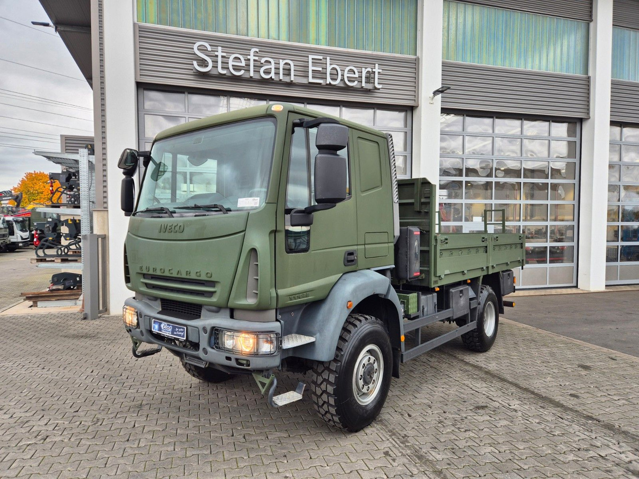 Iveco Eurocargo ML100E22WM-BW 4x4 Pritsche L-Haus Bett - 栏板式/ 平板卡车:图1 Iveco Eurocargo ML100E22WM-BW 4x4 Pritsche L-Haus Bett - 栏板式/ 平板卡车:图1