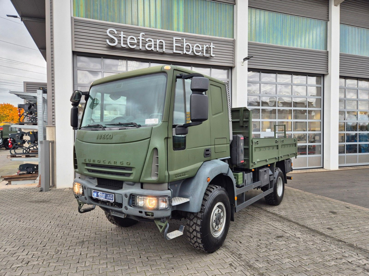 Iveco Eurocargo ML100E22WM-BW 4x4 Pritsche L-Haus Bett - 栏板式/ 平板卡车:图3 Iveco Eurocargo ML100E22WM-BW 4x4 Pritsche L-Haus Bett - 栏板式/ 平板卡车:图3