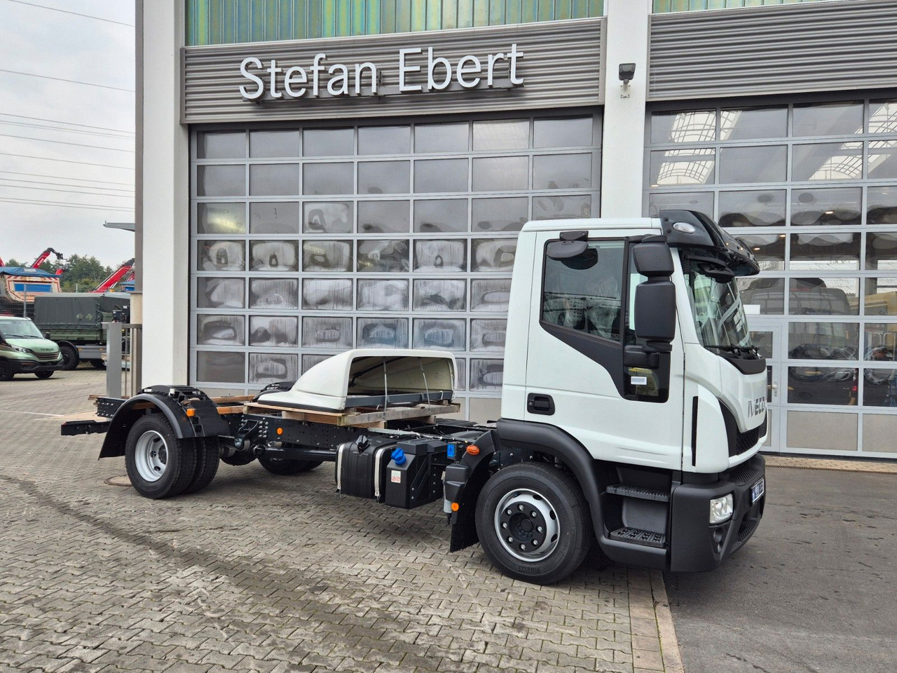 Iveco Eurocargo ML120E21/FP Spoiler Klima Xenon 3 St. - 驾驶室底盘卡车:图5 Iveco Eurocargo ML120E21/FP Spoiler Klima Xenon 3 St. - 驾驶室底盘卡车:图5