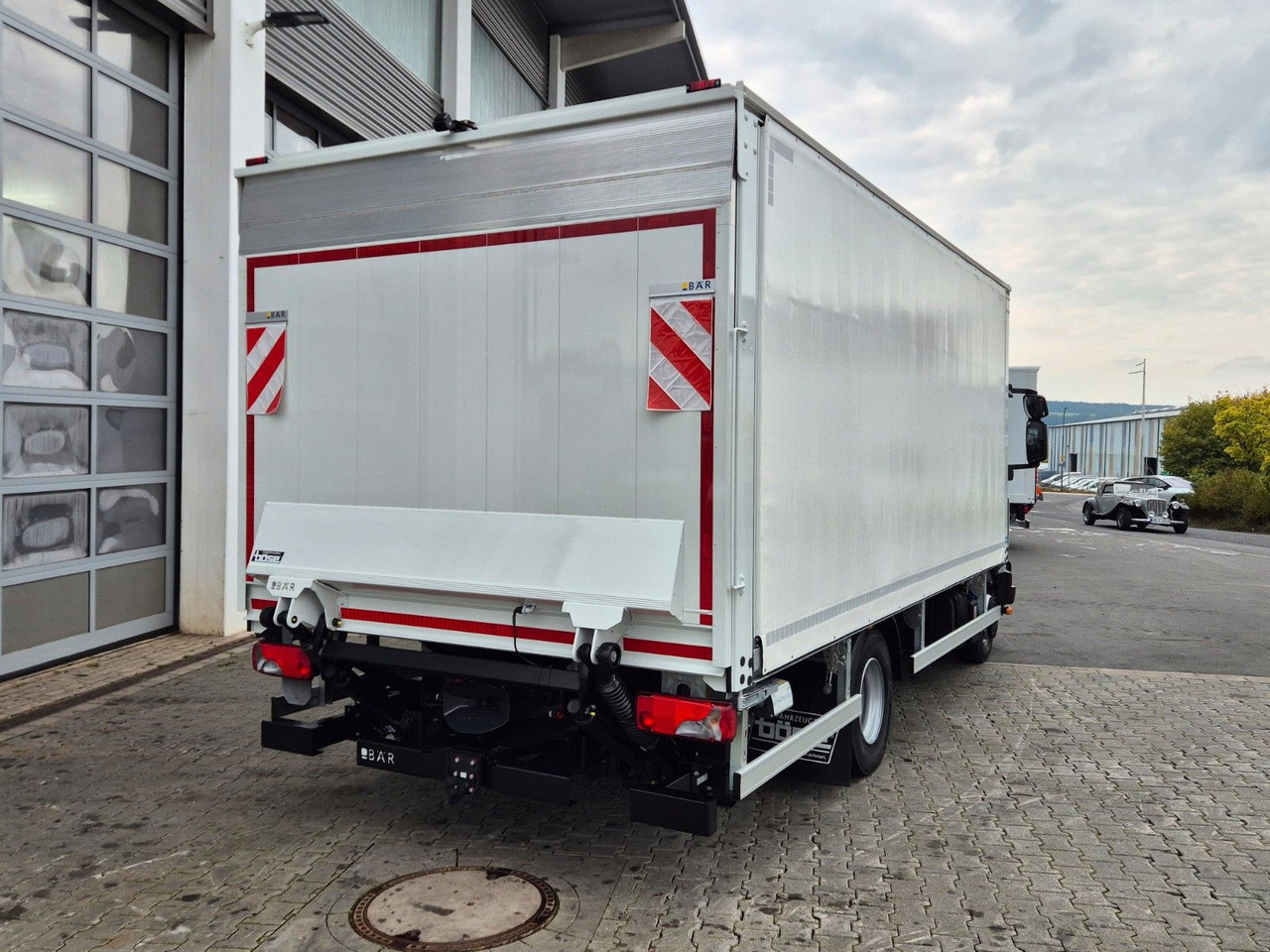 饮料运输车 Iveco Eurocargo ML120EL25/P Böse Schiebeplanen LBW AHK:图10 饮料运输车 Iveco Eurocargo ML120EL25/P Böse Schiebeplanen LBW AHK:图10