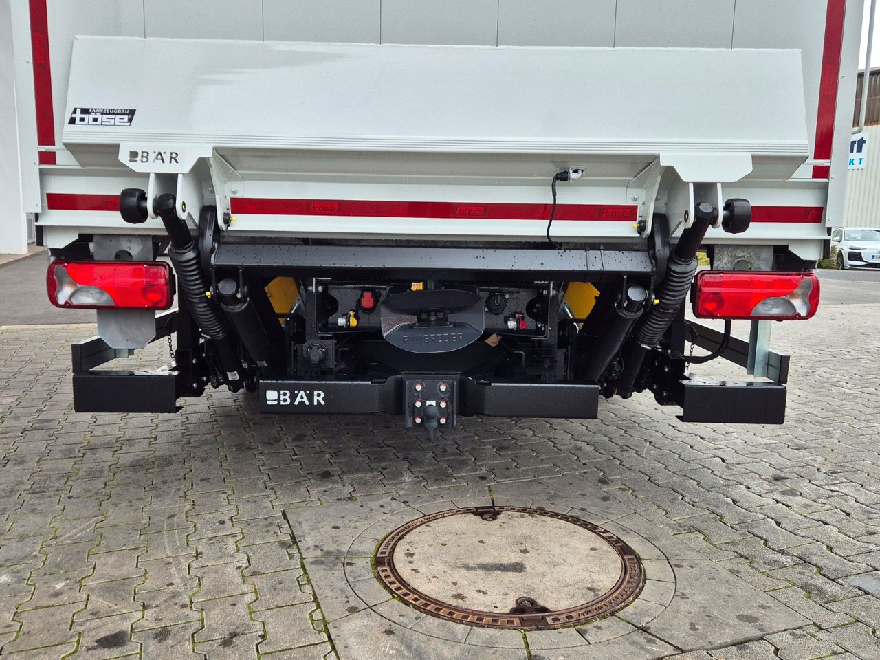 饮料运输车 Iveco Eurocargo ML120EL25/P Böse Schiebeplanen LBW AHK:图9 饮料运输车 Iveco Eurocargo ML120EL25/P Böse Schiebeplanen LBW AHK:图9