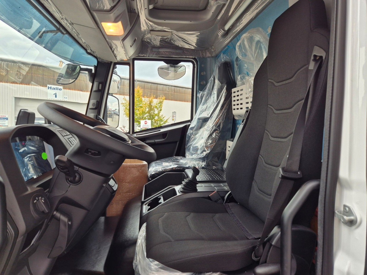 饮料运输车 Iveco Eurocargo ML120EL25/P Böse Schiebeplanen LBW AHK:图17 饮料运输车 Iveco Eurocargo ML120EL25/P Böse Schiebeplanen LBW AHK:图17