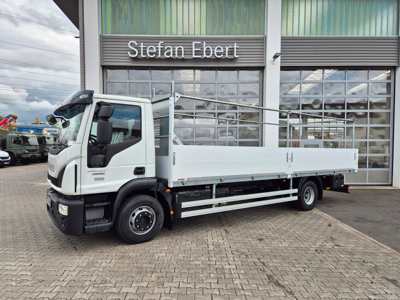 Iveco Eurocargo ML140E28/P Gerüstbau 3 Sitze AHK Klima - 栏板式/ 平板卡车:图3 Iveco Eurocargo ML140E28/P Gerüstbau 3 Sitze AHK Klima - 栏板式/ 平板卡车:图3