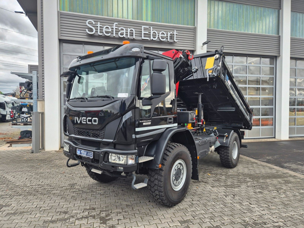 Iveco Eurocargo ML150E32WS 4x4 Kran HMF 1130K Funk AHK - 翻斗车, 起重车:图2 Iveco Eurocargo ML150E32WS 4x4 Kran HMF 1130K Funk AHK - 翻斗车, 起重车:图2