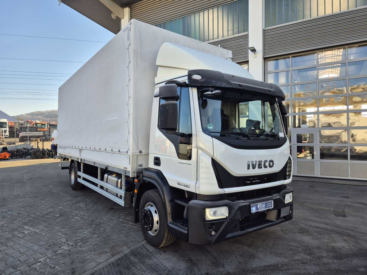Iveco Eurocargo ML160E28/P LBW Bär Schiebeplane AHK - 侧帘卡车:图2 Iveco Eurocargo ML160E28/P LBW Bär Schiebeplane AHK - 侧帘卡车:图2