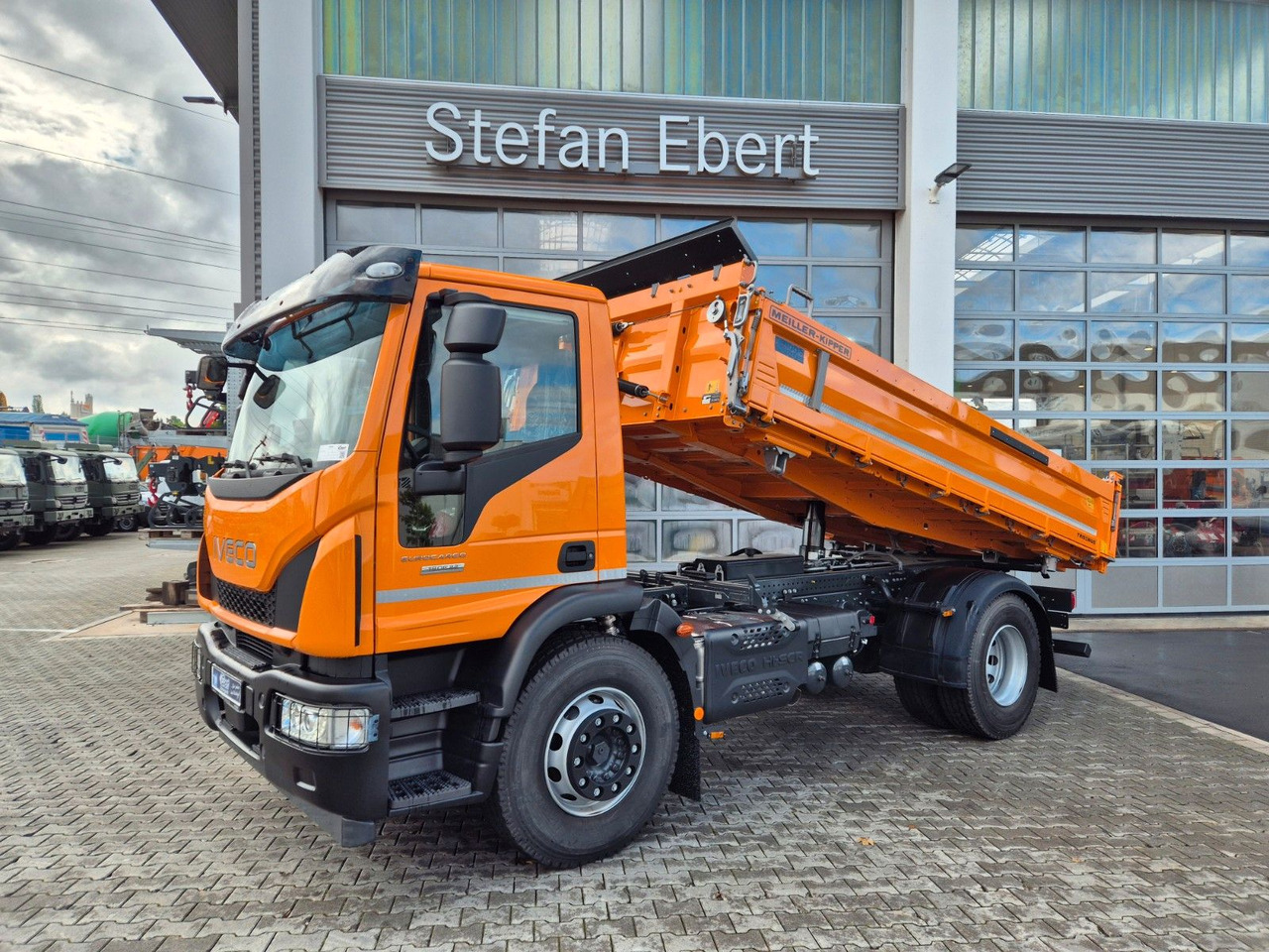 Iveco Eurocargo ML180E32K 4x2 Meiller AHK - 翻斗车:图1 Iveco Eurocargo ML180E32K 4x2 Meiller AHK - 翻斗车:图1
