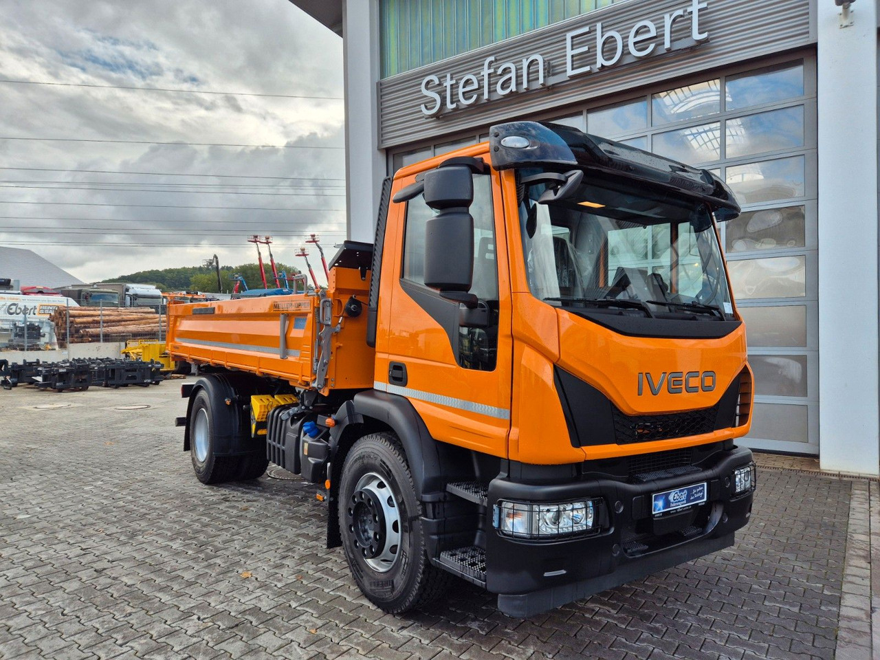 Iveco Eurocargo ML180E32K 4x2 Meiller AHK - 翻斗车:图3 Iveco Eurocargo ML180E32K 4x2 Meiller AHK - 翻斗车:图3