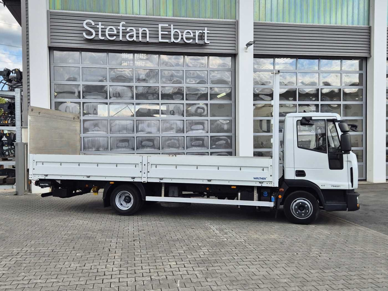 Iveco Eurocargo ML75E21/P Klima Ladebordwand 1.000kg - 平板货车:图5 Iveco Eurocargo ML75E21/P Klima Ladebordwand 1.000kg - 平板货车:图5