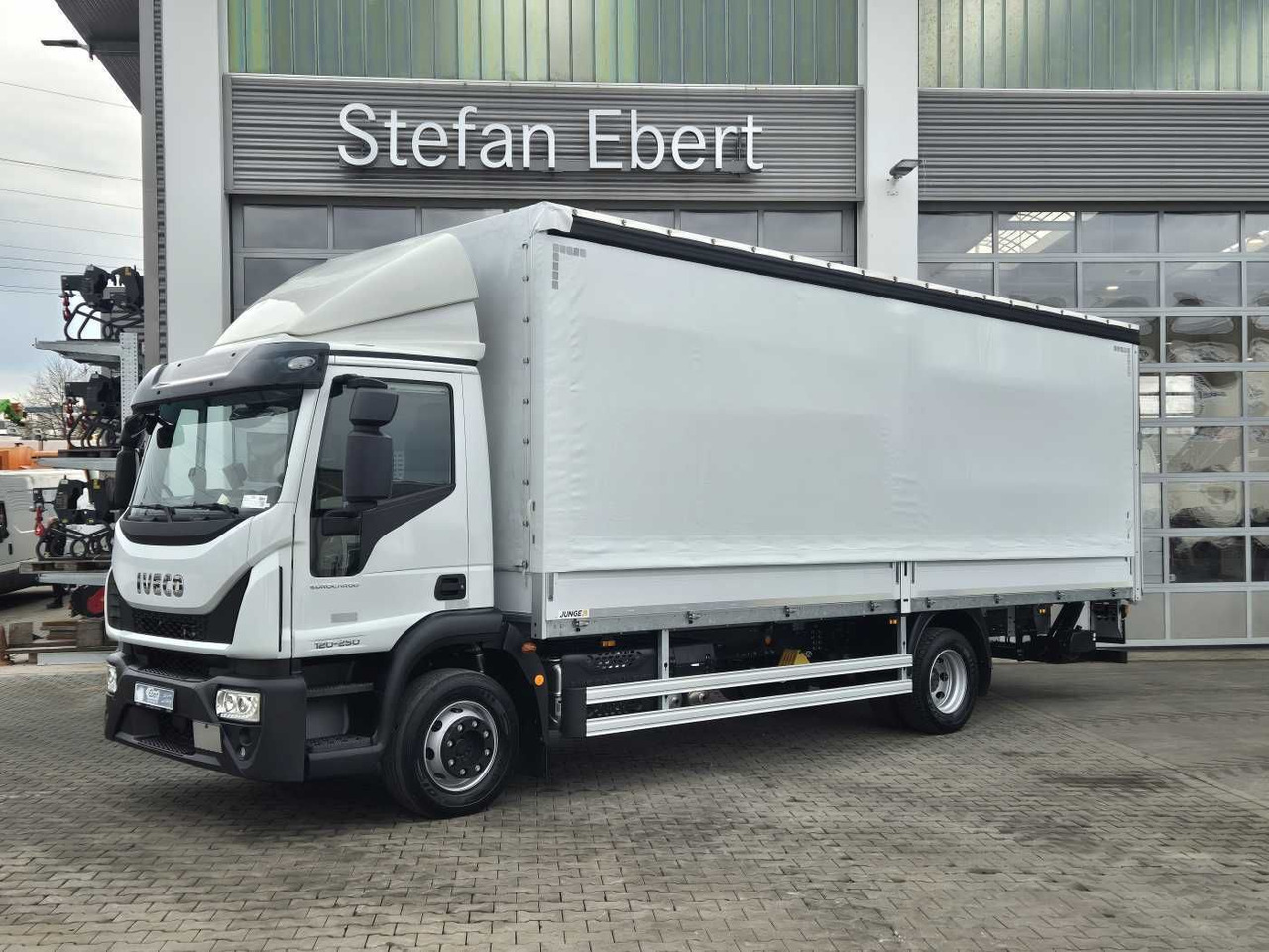 Iveco ML120E25/P 2x Schiebeplane AHK LBW Kamera - 侧帘卡车:图3 Iveco ML120E25/P 2x Schiebeplane AHK LBW Kamera - 侧帘卡车:图3