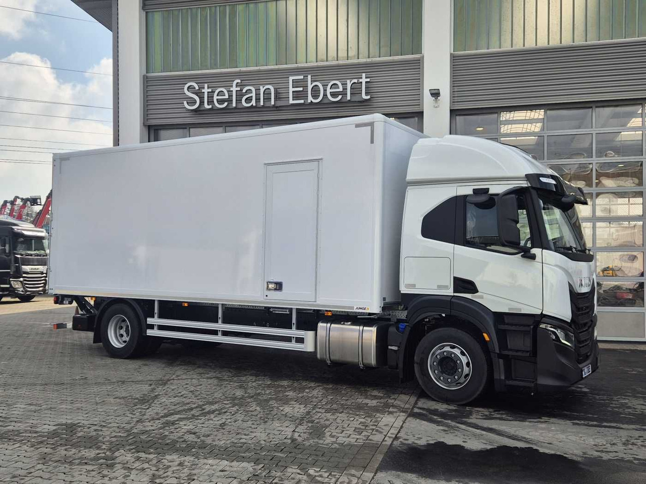 Iveco S Way AT190S40/P LBW Tür AHK Navi Bett - 厢式卡车:图3 Iveco S Way AT190S40/P LBW Tür AHK Navi Bett - 厢式卡车:图3