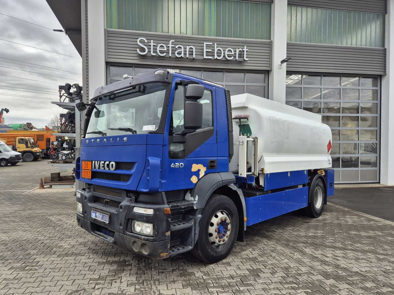 Iveco Stralis AD190S42/P 14.000L Lindner&Fischer - 罐车:图1 Iveco Stralis AD190S42/P 14.000L Lindner&Fischer - 罐车:图1