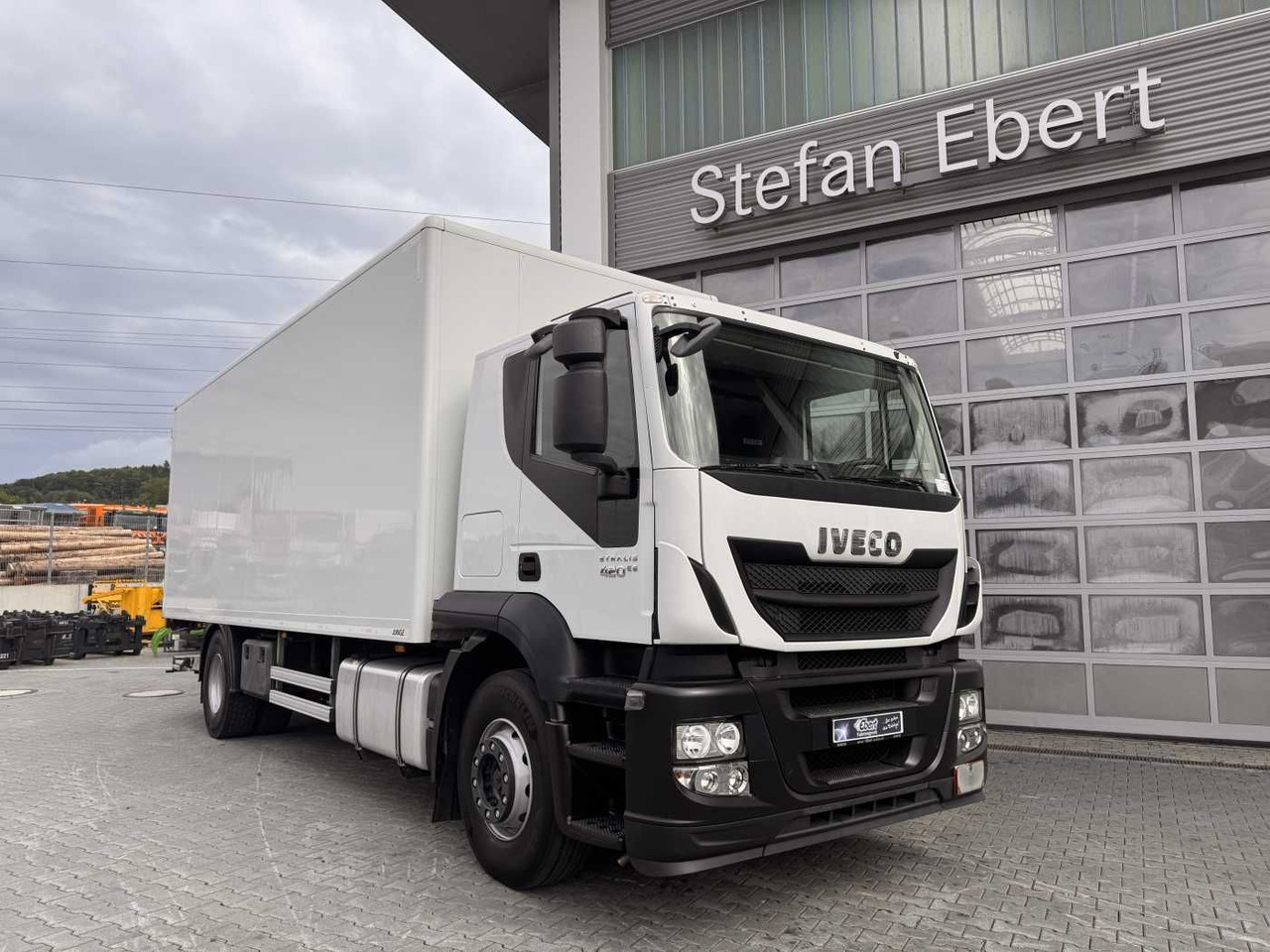 Iveco Stralis AT190S42/FP-D 4x2 Koffer+LBW faltbar AHK - 厢式卡车:图3 Iveco Stralis AT190S42/FP-D 4x2 Koffer+LBW faltbar AHK - 厢式卡车:图3