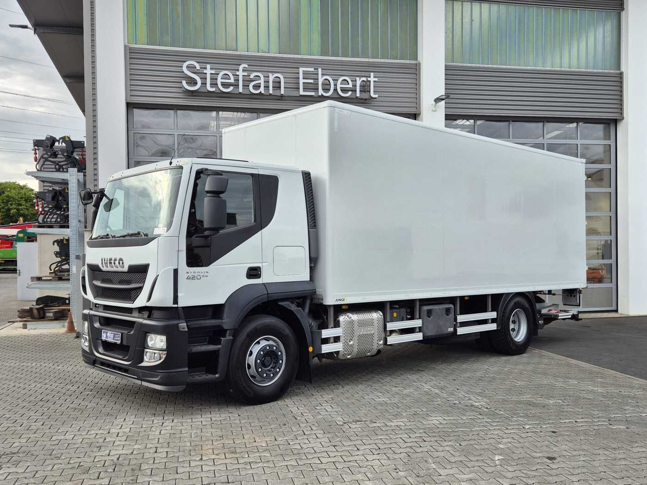 Iveco Stralis AT190S42 FP D HI-ROAD LBW faltbar EU6 - 厢式卡车:图2 Iveco Stralis AT190S42 FP D HI-ROAD LBW faltbar EU6 - 厢式卡车:图2